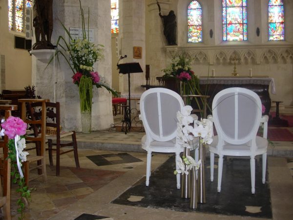 Décoration d'une église pour un mariage